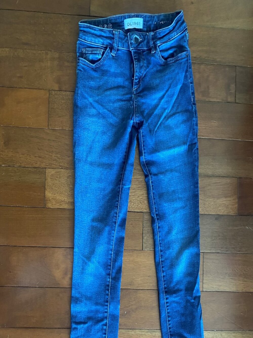DL1961 Very Stretchy Skinny Jeans Size 25